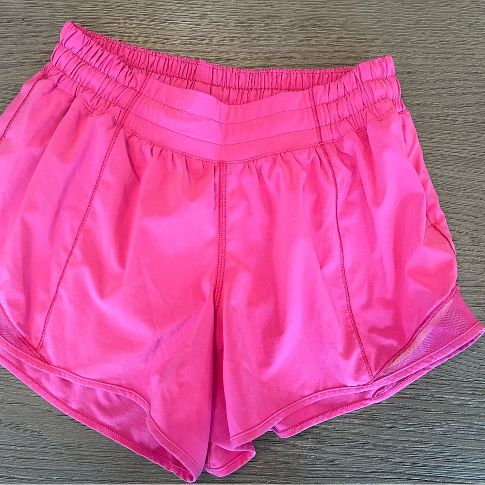 Lululemon Hotty Hot Low Rise Shorts 4”
